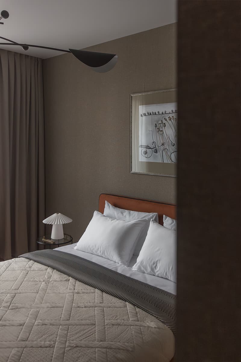 Обволакивающий интерьер компактной квартиры для мужчины — проект дизайн-студии «Воздух»