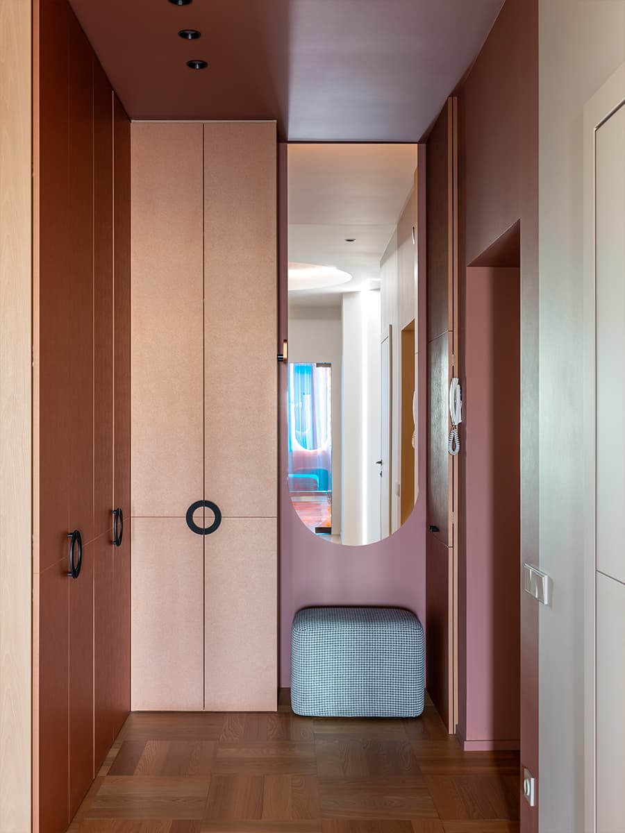 Красочные контрасты и предметы с историей в интерьере для семьи дизайнера — проект Надежды Кривоножко