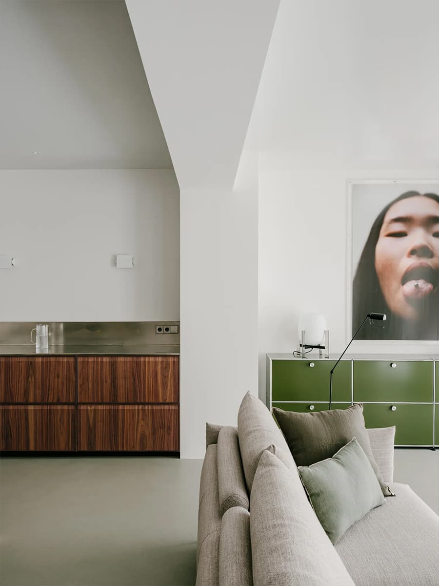 Эстетика художественной галереи в лаконичном интерьере испанской квартиры — проект D I — S diriondostudio