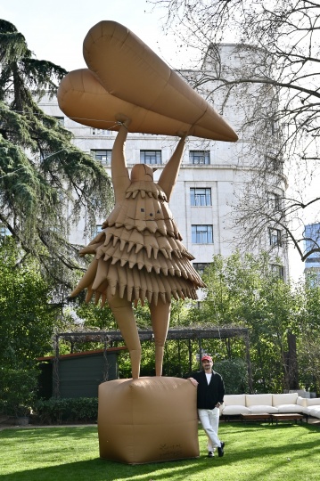 В Мадриде открылась инсталляция Хайме Айона