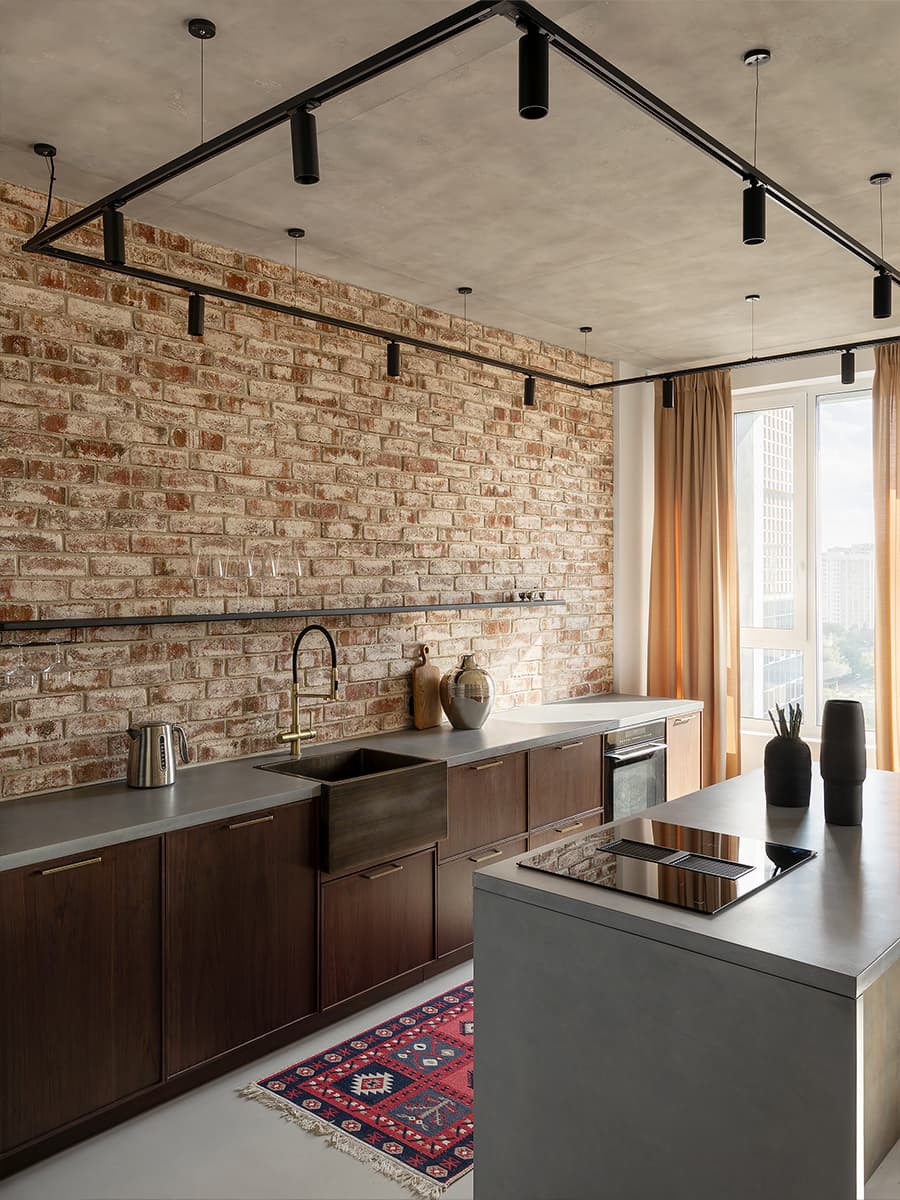 Кирпичная кладка и бетон в интерьере квартиры для молодой пары — проект Анастасии Петуховой