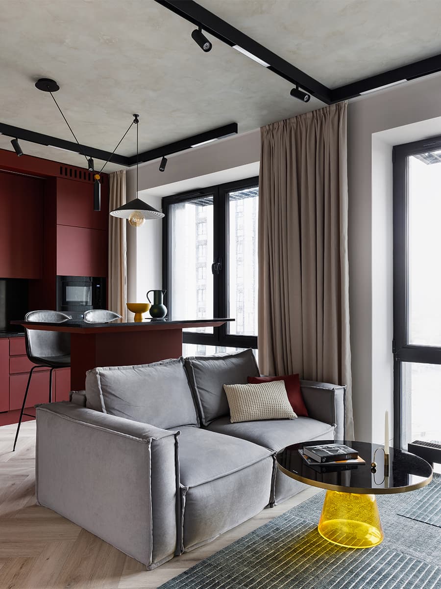 Игра контрастных цветов в интерьере квартиры с видовым кабинетом — проект студии GU Design