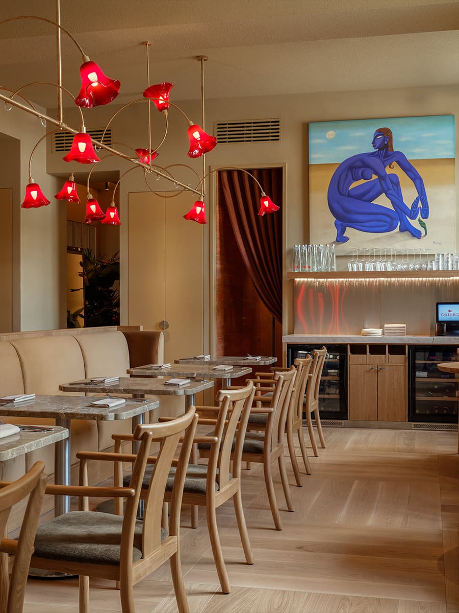 Чувственное искусство и продуманное освещение в интерьере ресторана — проект Юлии Ионовой