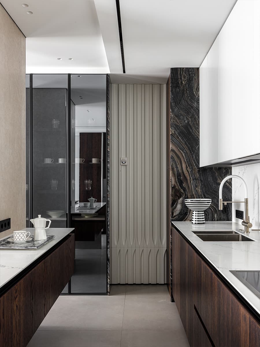 Мрамор, шпон дуба и сталь в интерьере просторной квартиры — проект Артема Кучерова