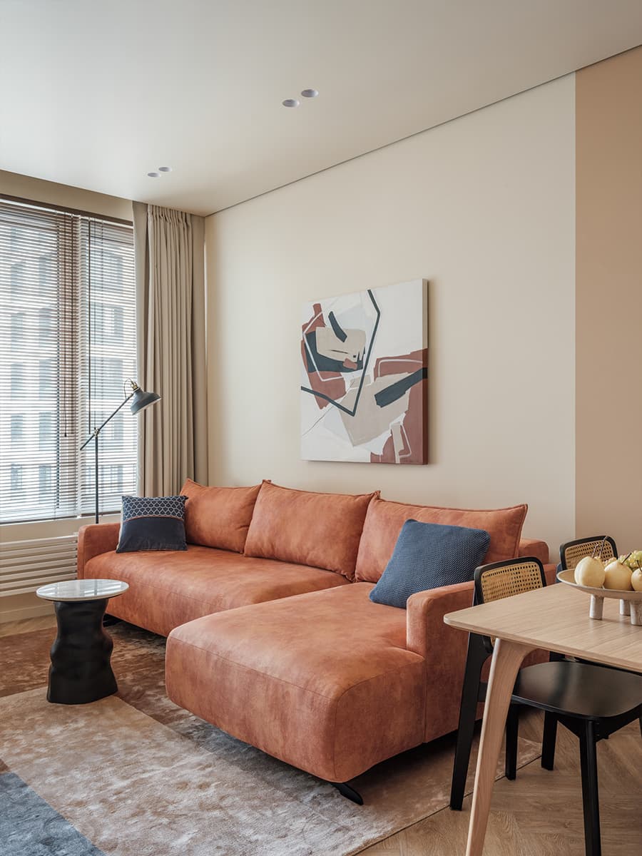 Плитка терраццо и авторские картины в интерьере для творческой семьи — проект Артема Тулупова