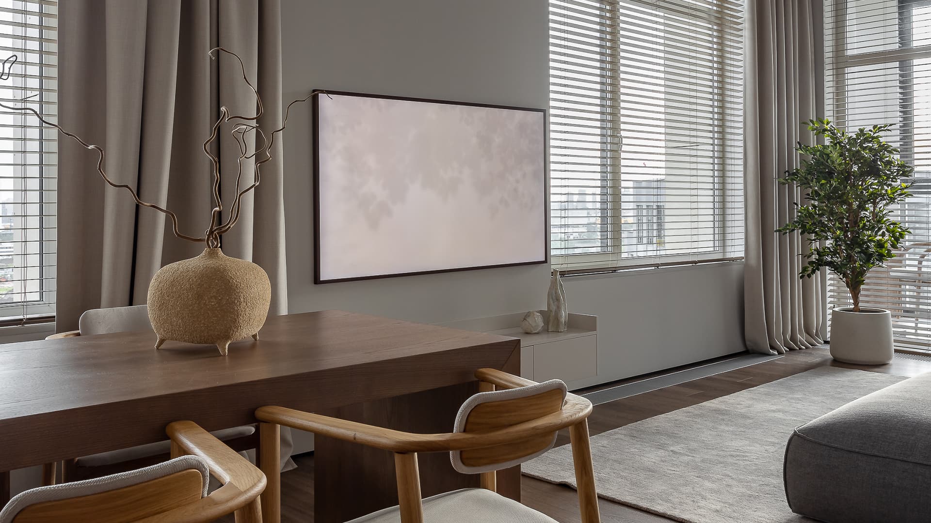 Интерьер квартиры с видовым кабинетом — проект студии URAL interior