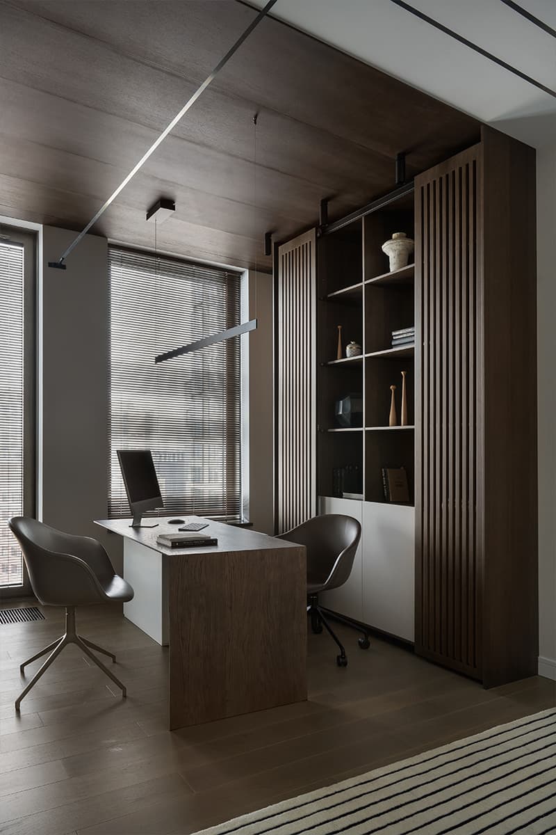 Современный интерьер квартиры с большими окнами — проект Виктории Вольвач