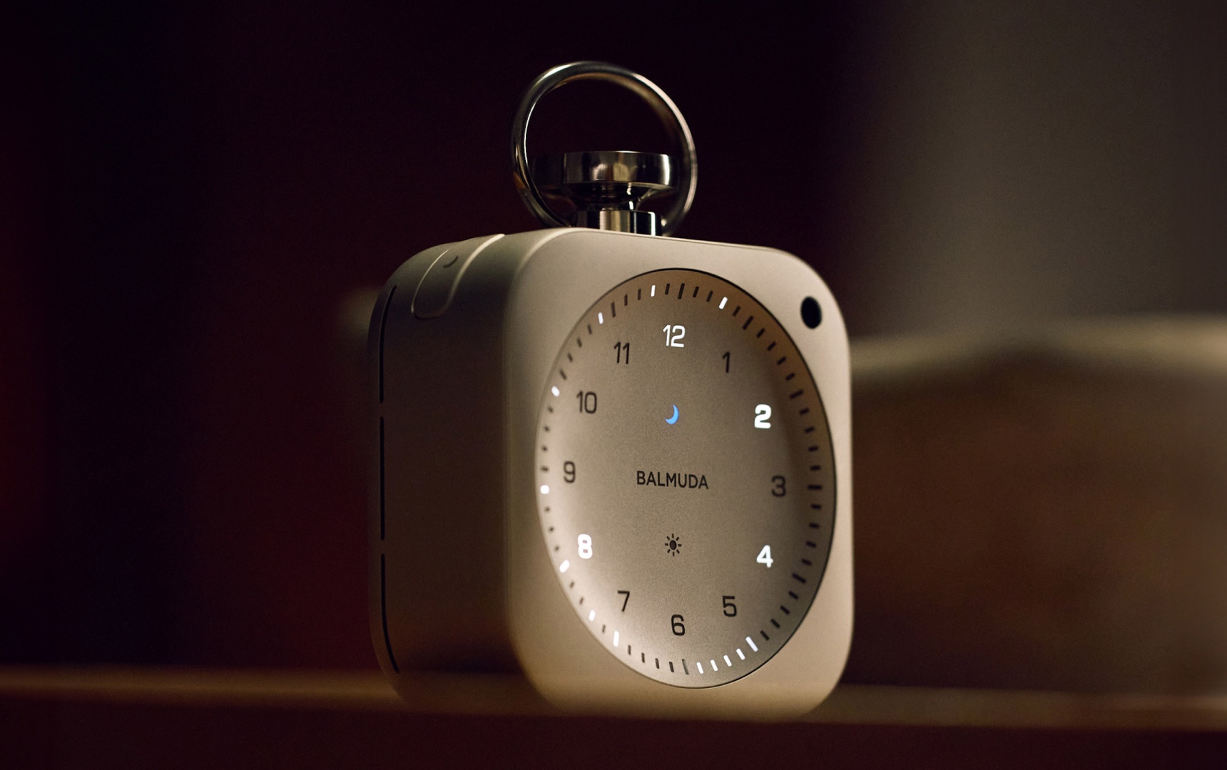Бренд Balmuda выпустил будильник с белым шумом