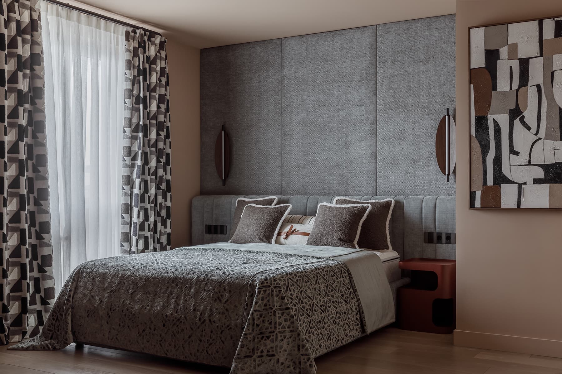 Теплые карамельные оттенки в интерьере квартиры в мансарде — проект бюро IB-design