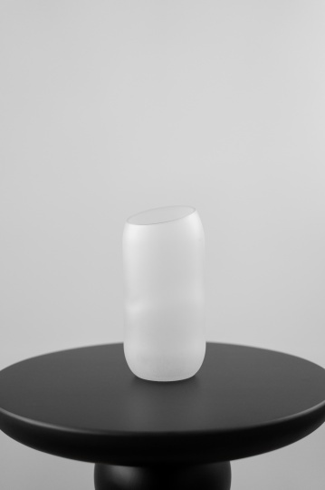 edis превращает бутылки для воды в предметы декора