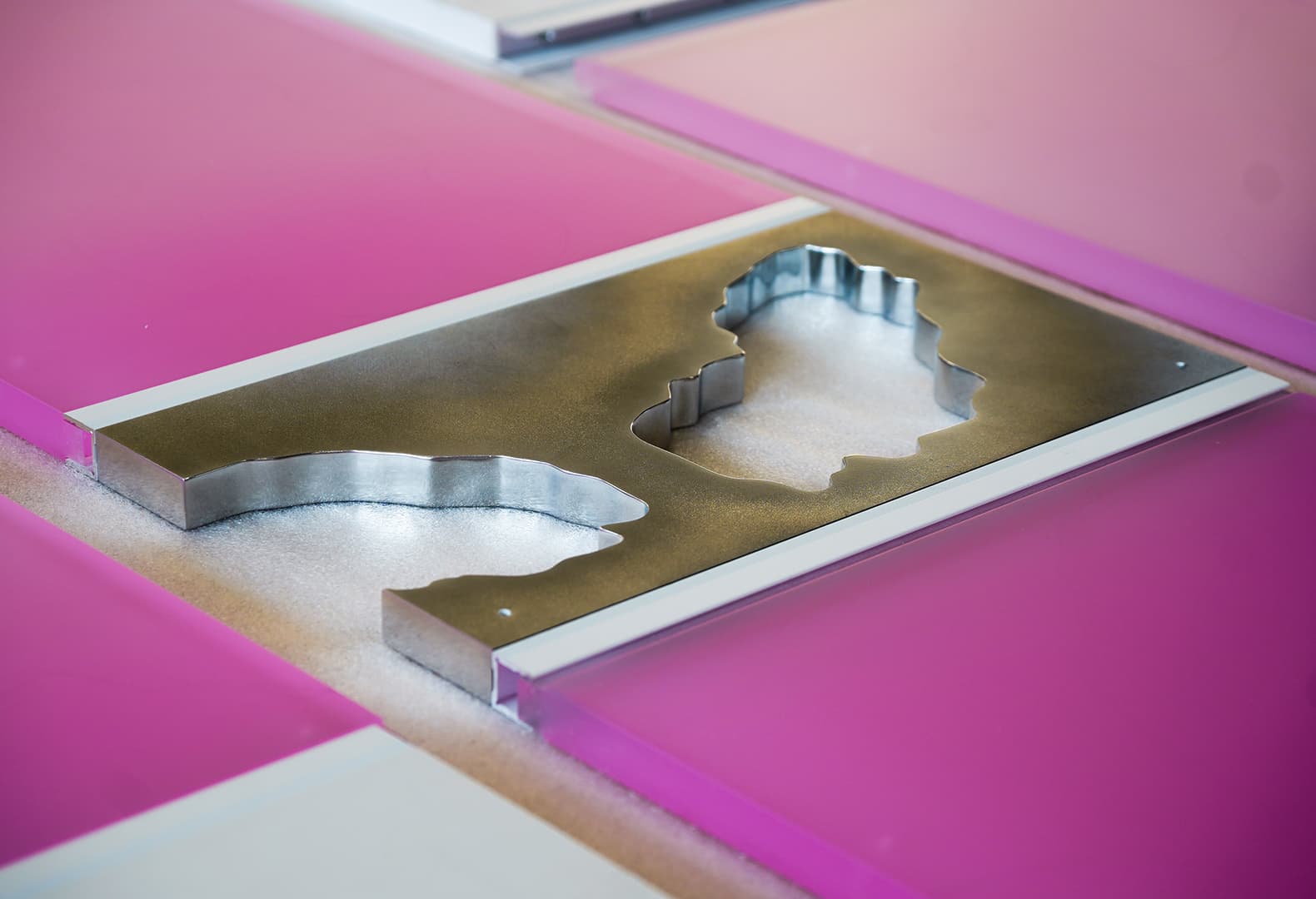 От идеи до прототипа: ширма SCREEN: SAKURA AND DOTS