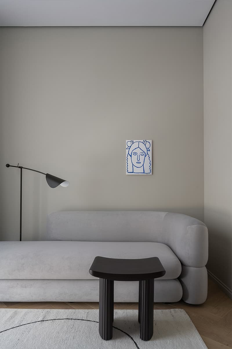 Акцентная кирпичная стена в интерьере «галерейной» квартиры — проект Дины Вафиной