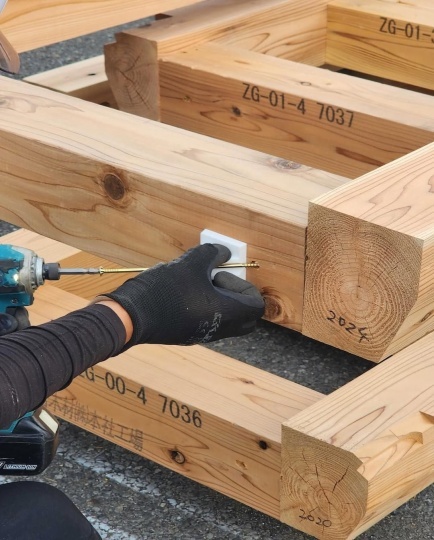 VUILD ARCHITECTS построили модульный деревянный дом для повторного использования