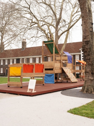 Playrise и OMMX спроектировали модульную детскую площадку