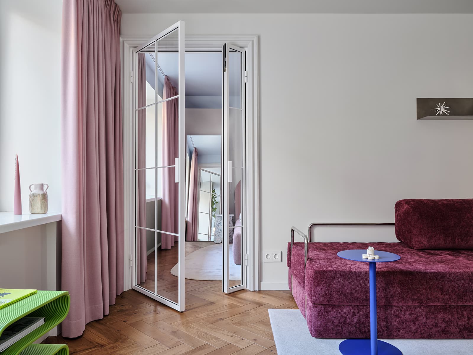 Нескучный интерьер квартиры с анфиладной планировкой – проект студии АРХИП