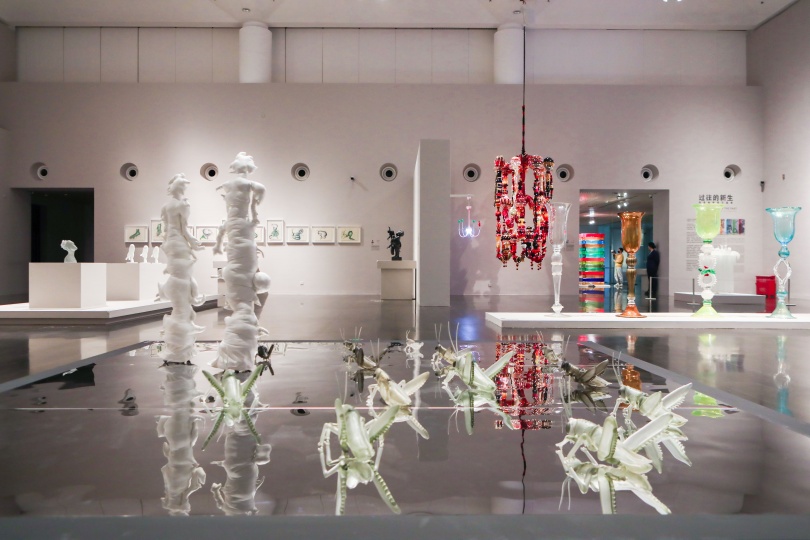 Кун Ванмехелен открыл выставку платформы GLASSTRESS в Пекине