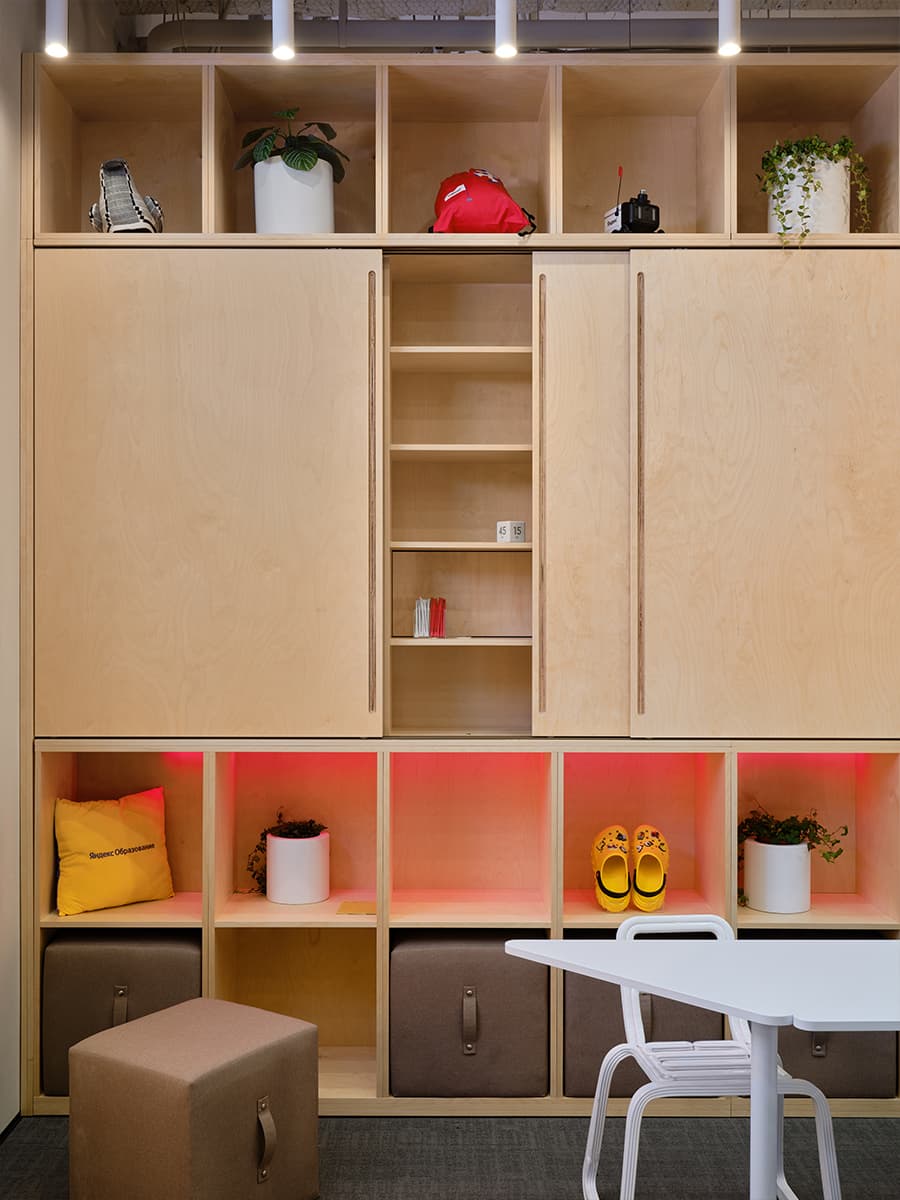 Гибкий интерьер учебной аудитории в российском вузе — проект nefa architects