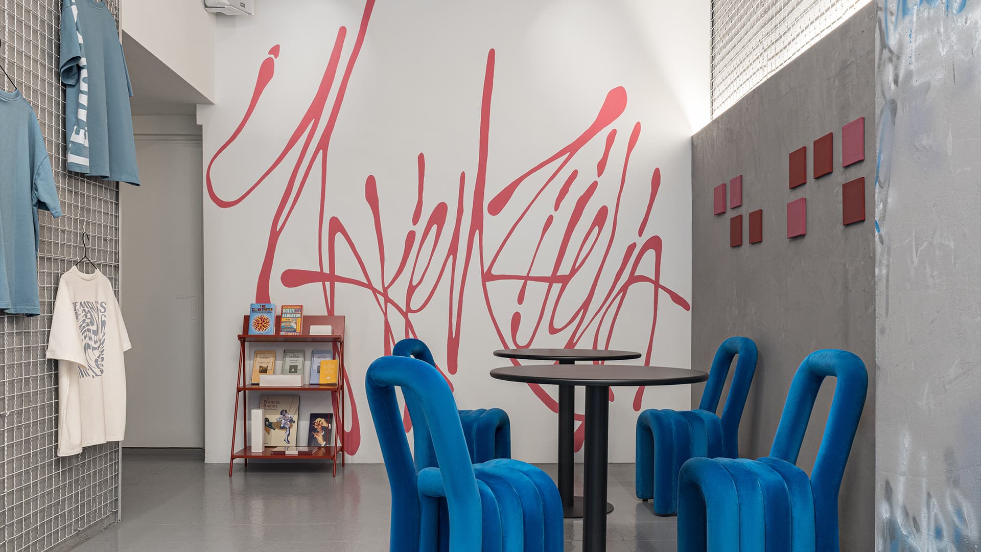 Красочный интерьер кофейни в Белграде — проект Ольги Богаткиной