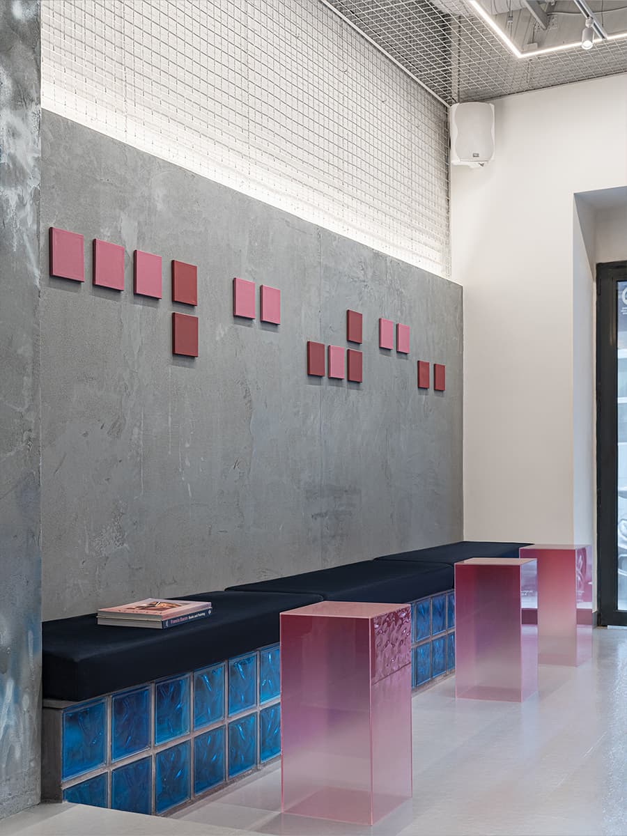 Красочный интерьер кофейни в Белграде — проект Ольги Богаткиной