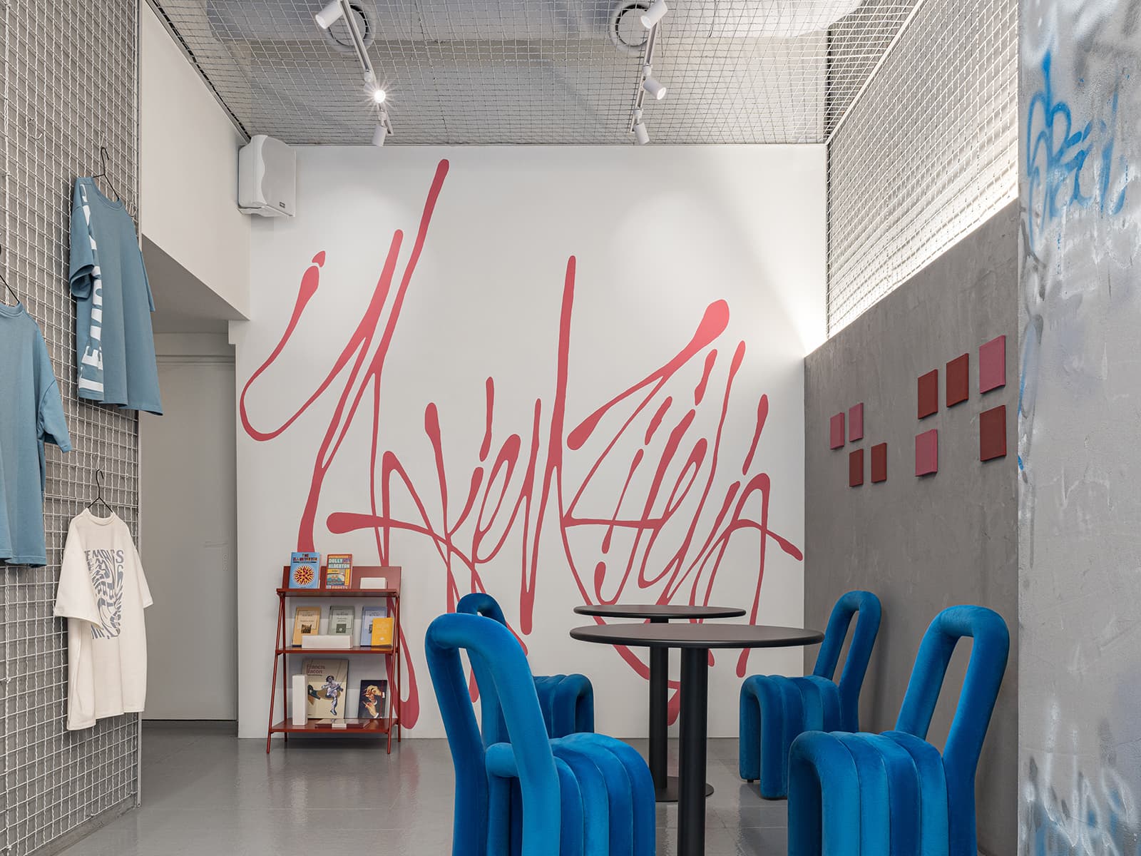 Красочный интерьер кофейни в Белграде — проект Ольги Богаткиной