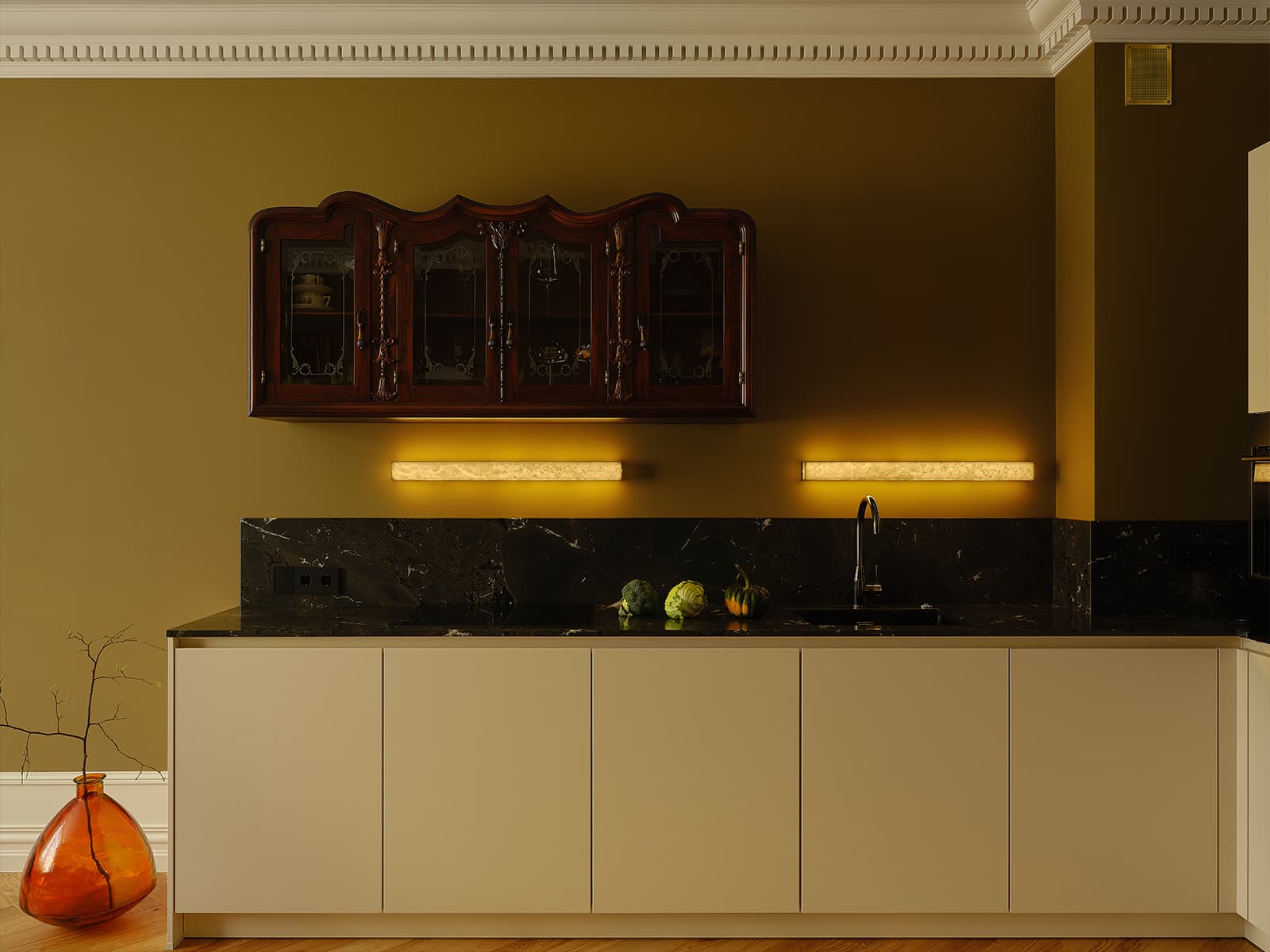 Колоритный интерьер квартиры с винтажными деталями — проект студии дизайна и декора MISURA HOME