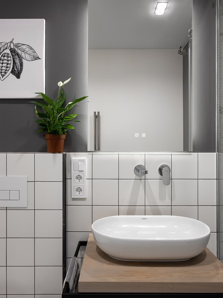 Графичные детали в светлом интерьере для молодой девушки — проект Маргариты Павелко