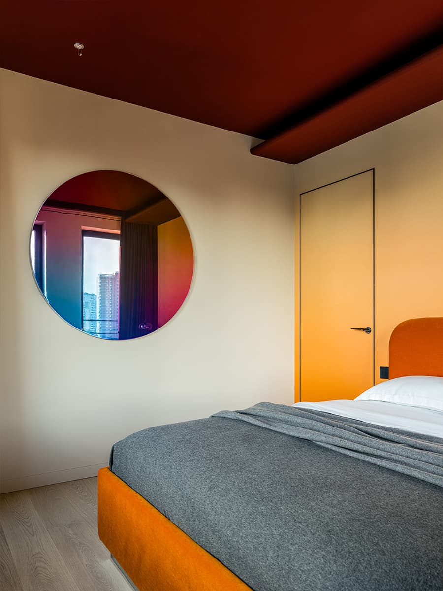 Бордовые акценты в интерьере квартиры для девушки-блогера — проект Александры Дашкевич