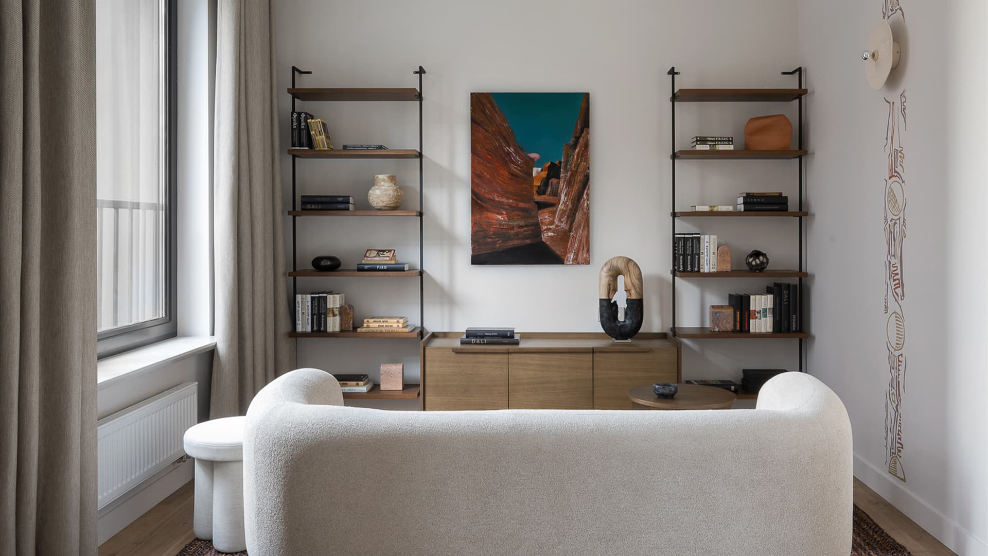 Геометрические панно и отсылки к африканскому искусству в интерьере квартиры — проект Екатерины Владимировой