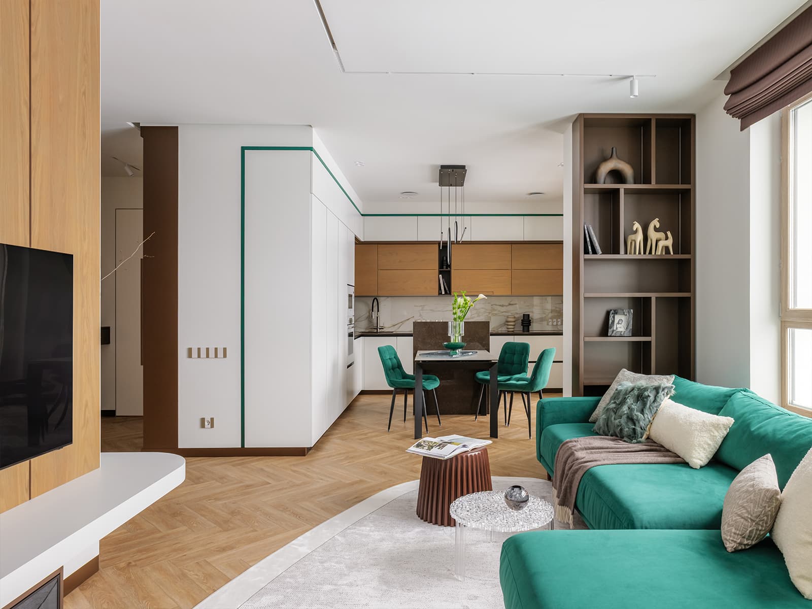 Изумрудные акценты в светлом интерьере екатеринбургской квартиры — проект студии AFFdesign