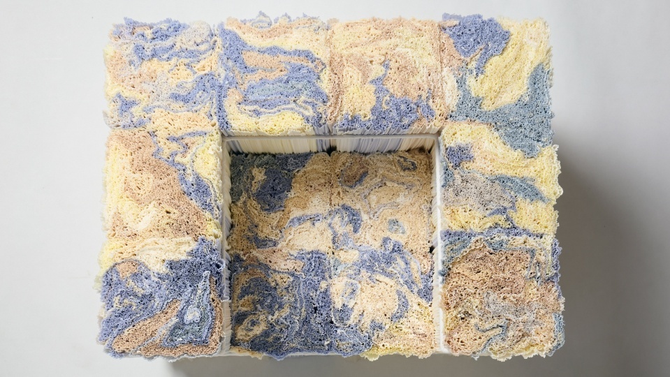 Issey Miyake сделал мебель из бумаги