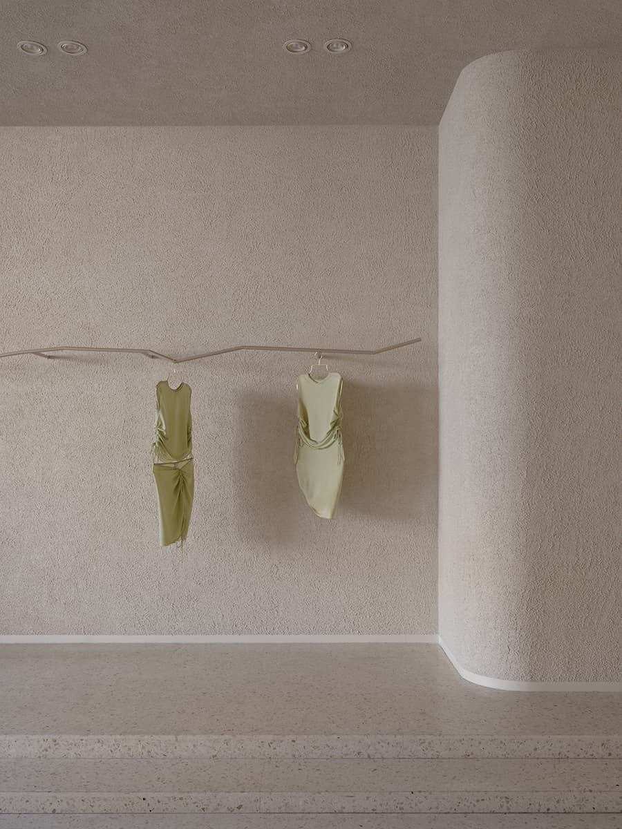 Обволакивающий интерьер флагмана бренда нижнего белья — проект бюро RMMSH