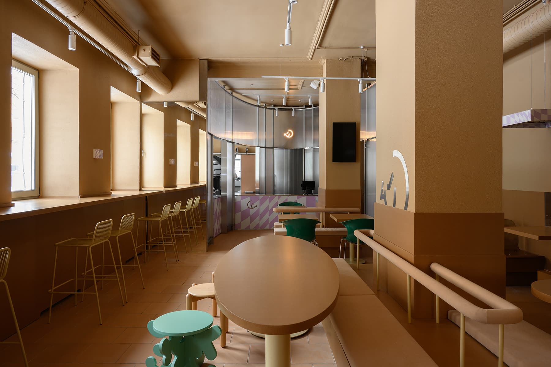 Камерный интерьер кафе здорового фастфуда — проект архитектурного бюро nomessprocess