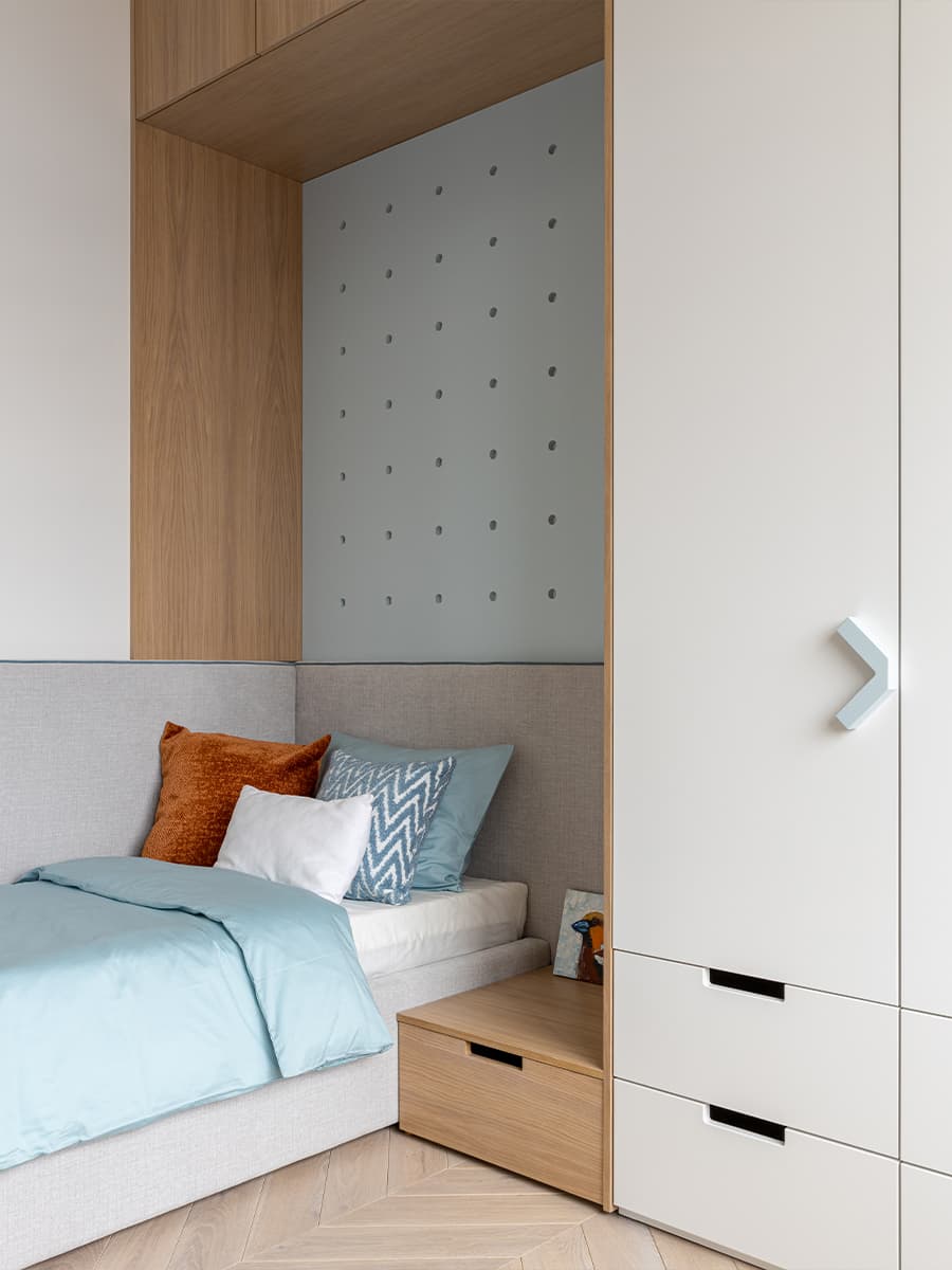 Конфетные цвета и арки в интерьере детских спален — проект Starikova. Architects