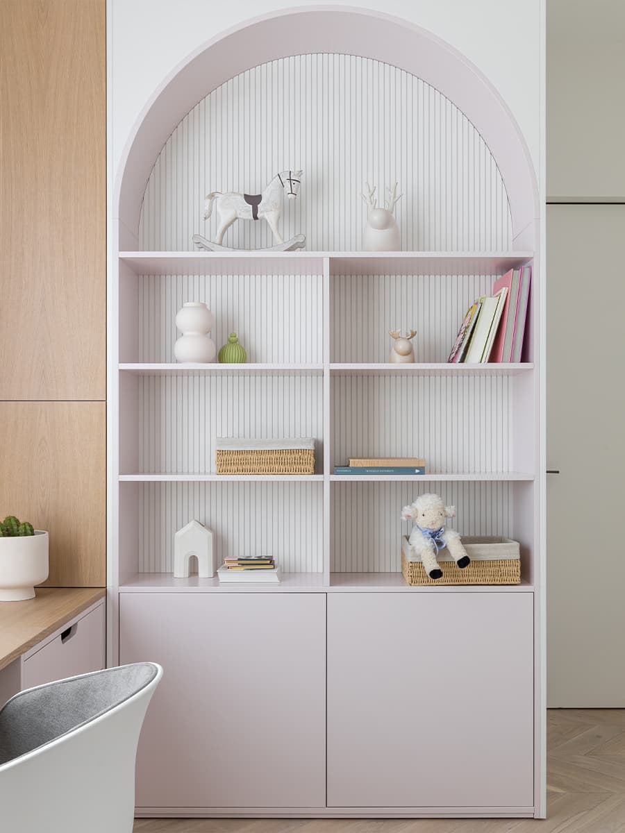 Конфетные цвета и арки в интерьере детских спален — проект Starikova. Architects