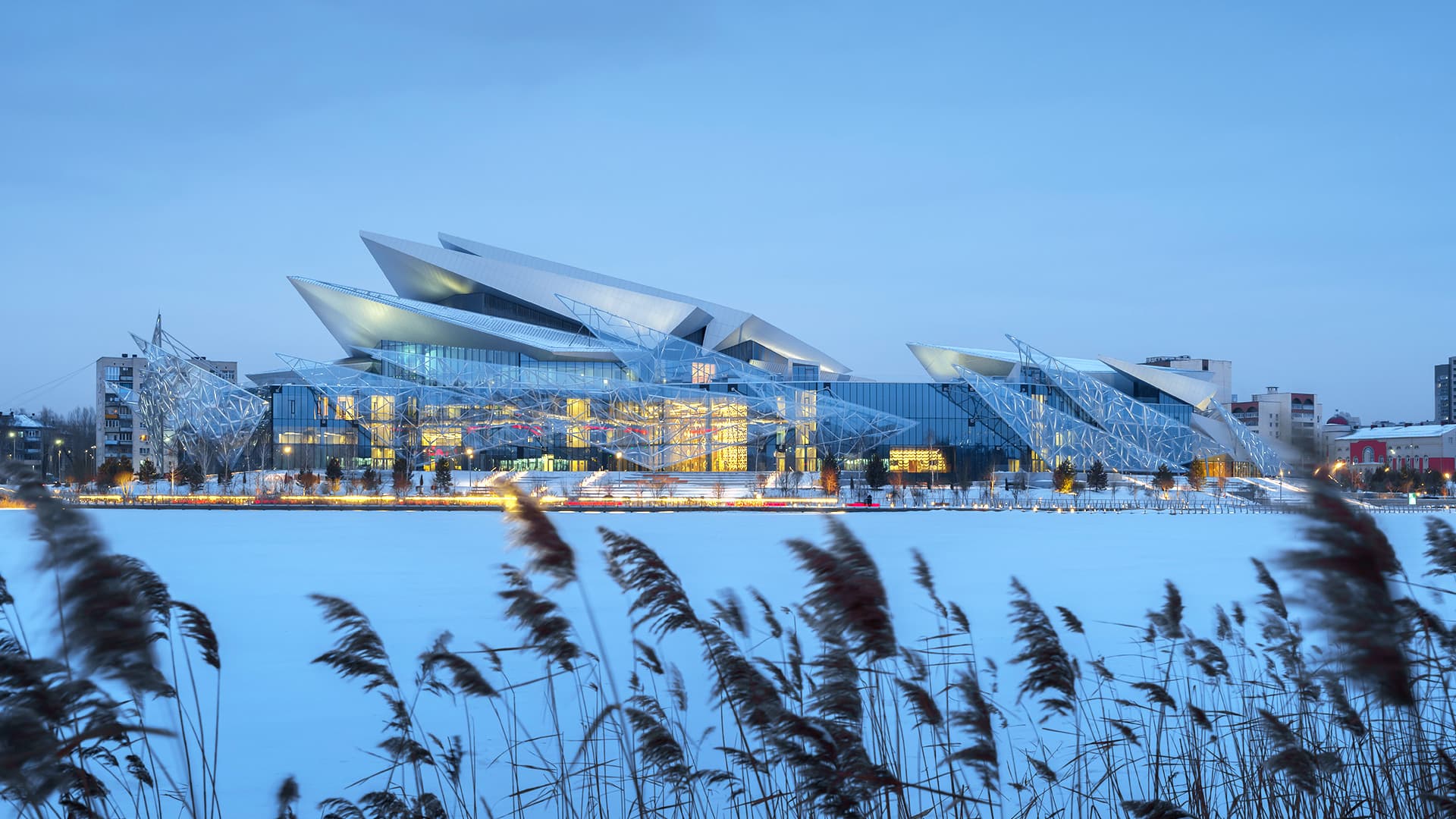 Работа со смыслами: как освещение помогает формировать вечерний облик городских объектов