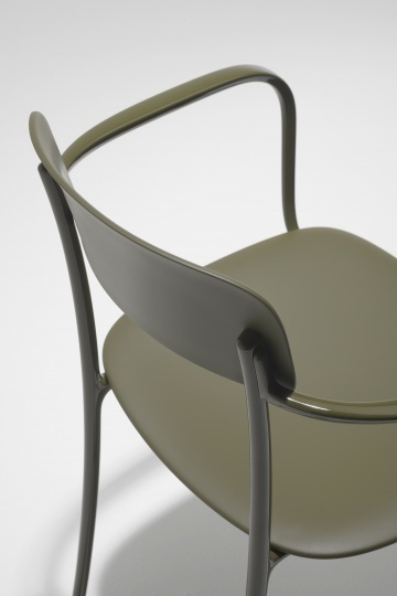 Эдвард Барбер и Джей Осгерби создали первый объект для Kartell