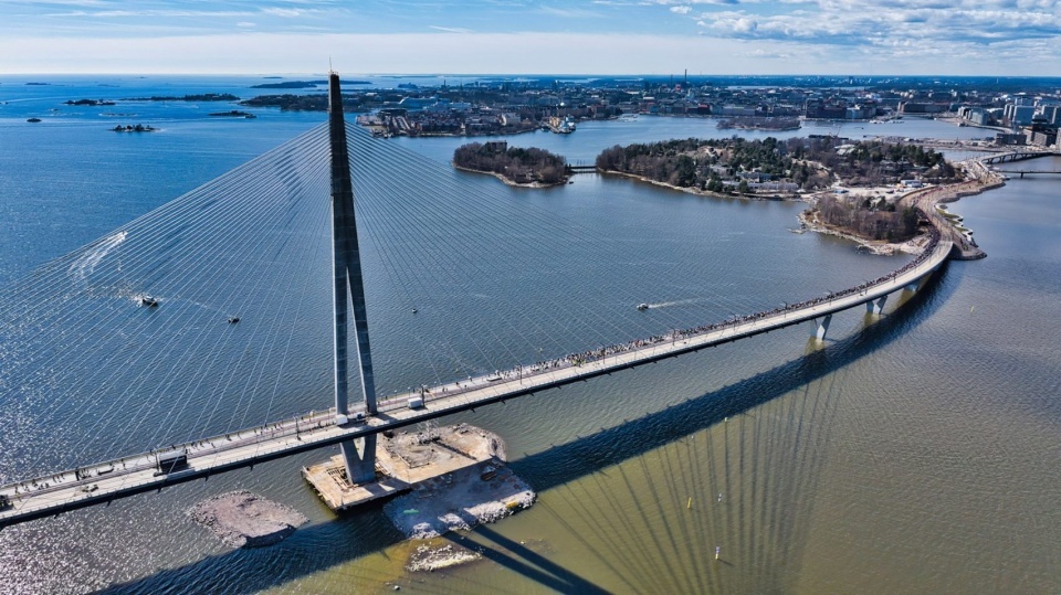 В Хельсинки построили самый длинный мост в Финляндии