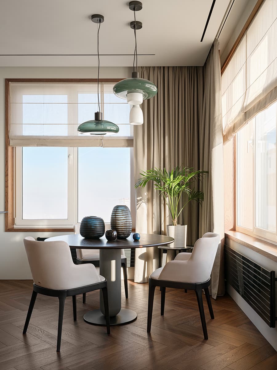 Теплый американский орех и мрамор в интерьере квартиры в Новосибирске — проект Bulovich Studio