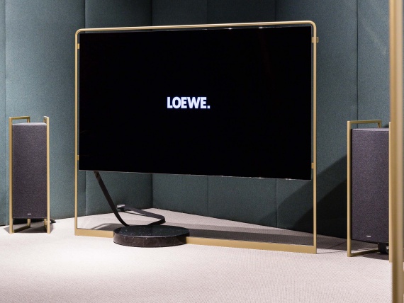Немецкий бренд Loewe представил ультратонкий телевизор