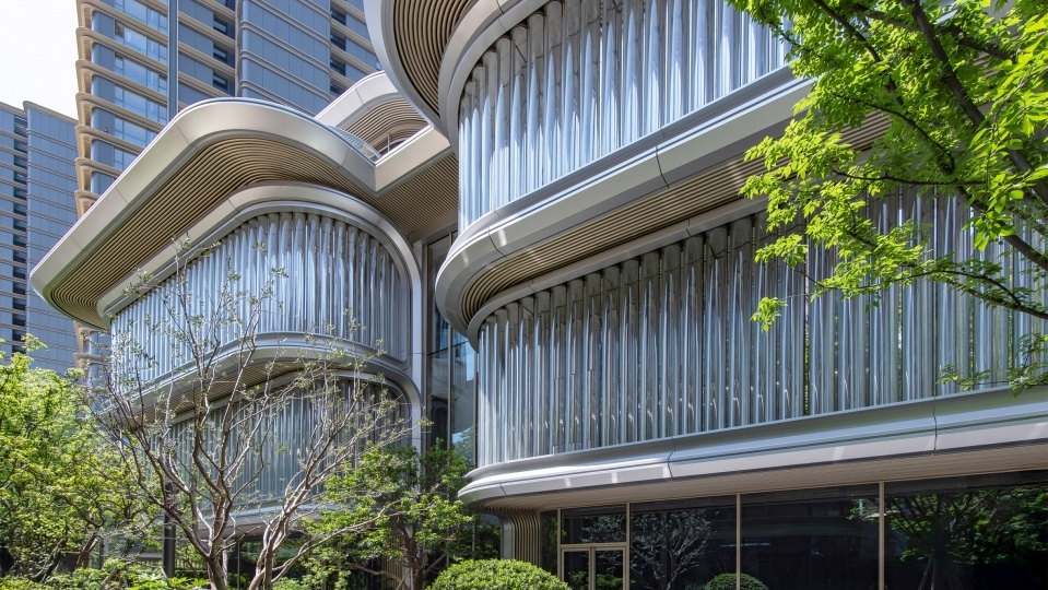 Foster + Partners построили галерею в Шанхае, форма которой отсылает к цветам