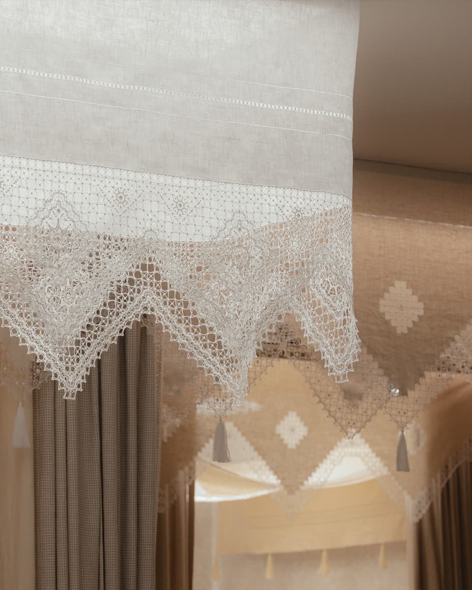 Выразительный текстиль в интерьере шоурума бренда одежды — проект студии 5.00 am