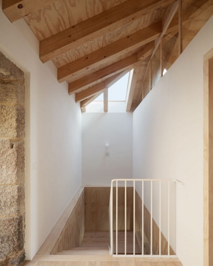 FIRM и BASED architecture реконструировали общественный центр в испанской деревне