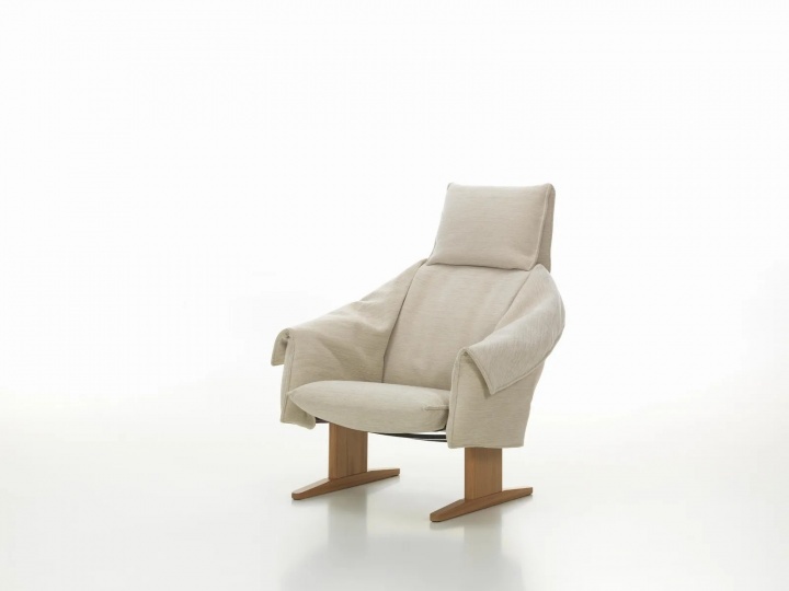 Studio Œ разработала лаунж-кресло для Vitra со свободной обивкой