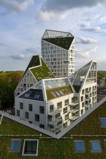Бюро MVRDV построило жилой комплекс угловатой формы в Эйндховене
