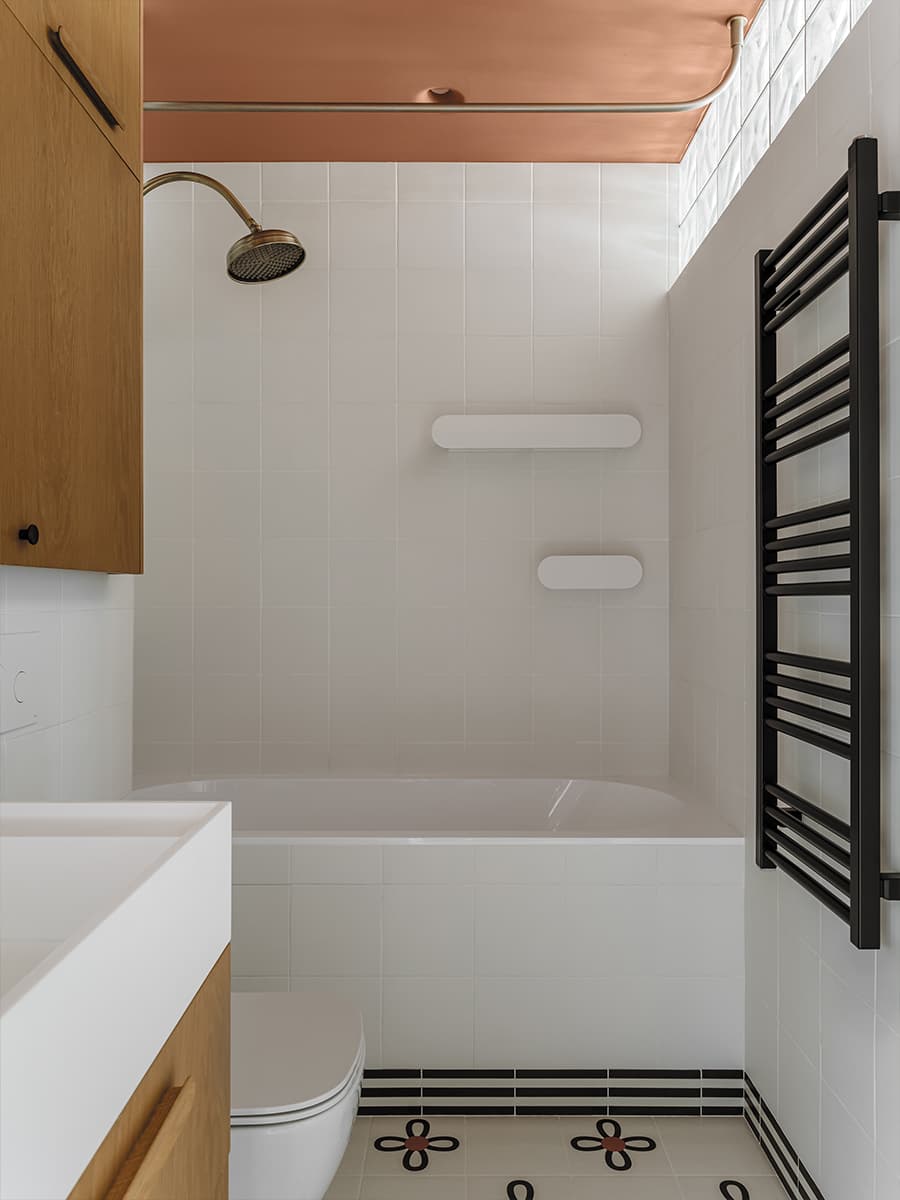 Отсылки к mid-century modern и блики стеклоблоков в ностальгическом интерьере квартиры — проект Alexander Tischler