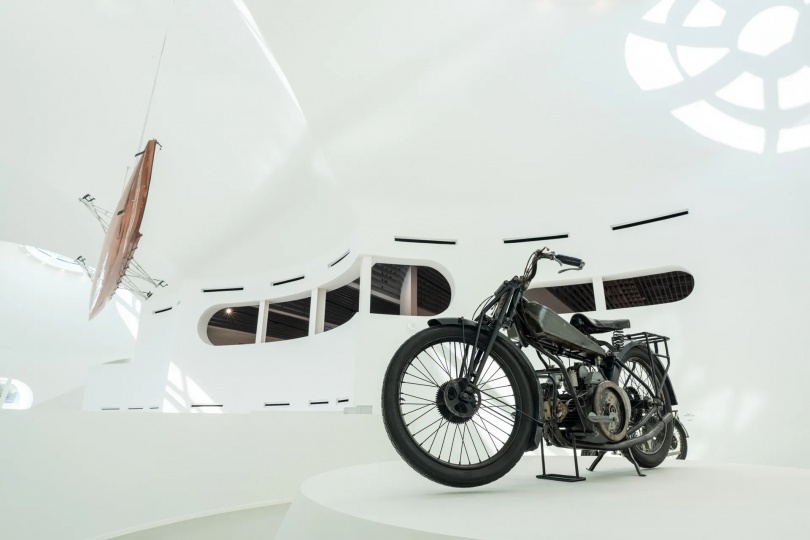 На озере Комо завершилась реконструкция музея Moto Guzzi
