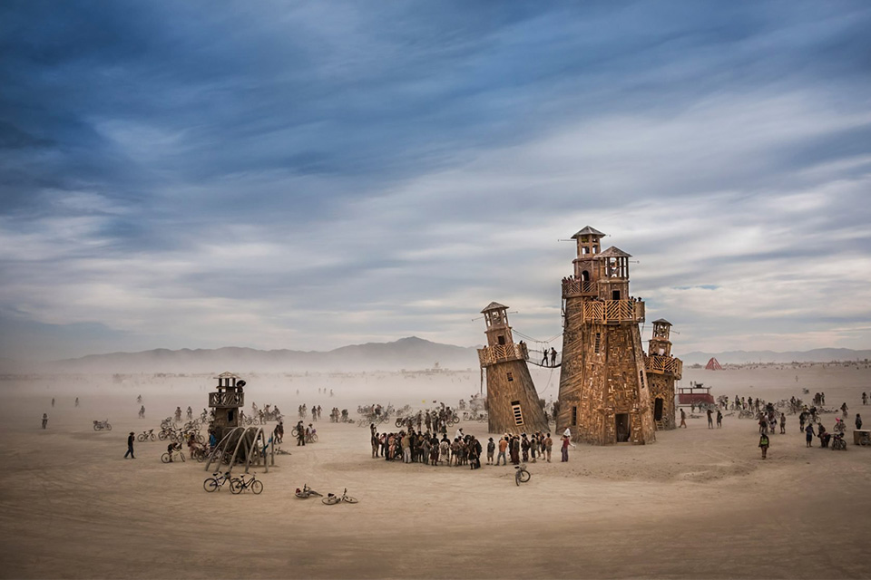 Black Rock Lighthouse на фестивале Burning Man, штат Невада, США, фотограф – Том Шталь