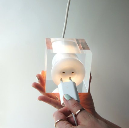 Дизайнеры из Голландии представили многофункциональный светильник