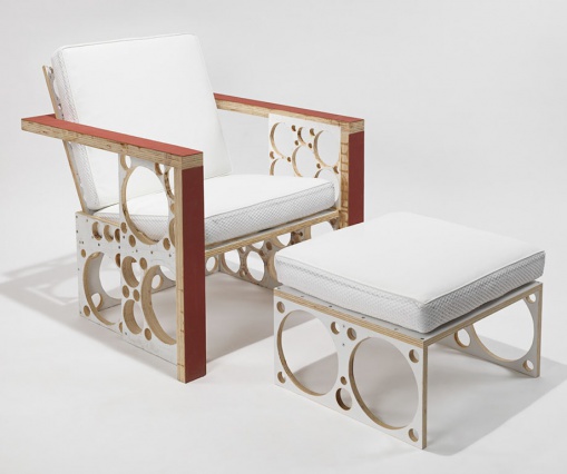 Том Сакс представил коллекцию мебели из фанеры на выставке Design Miami