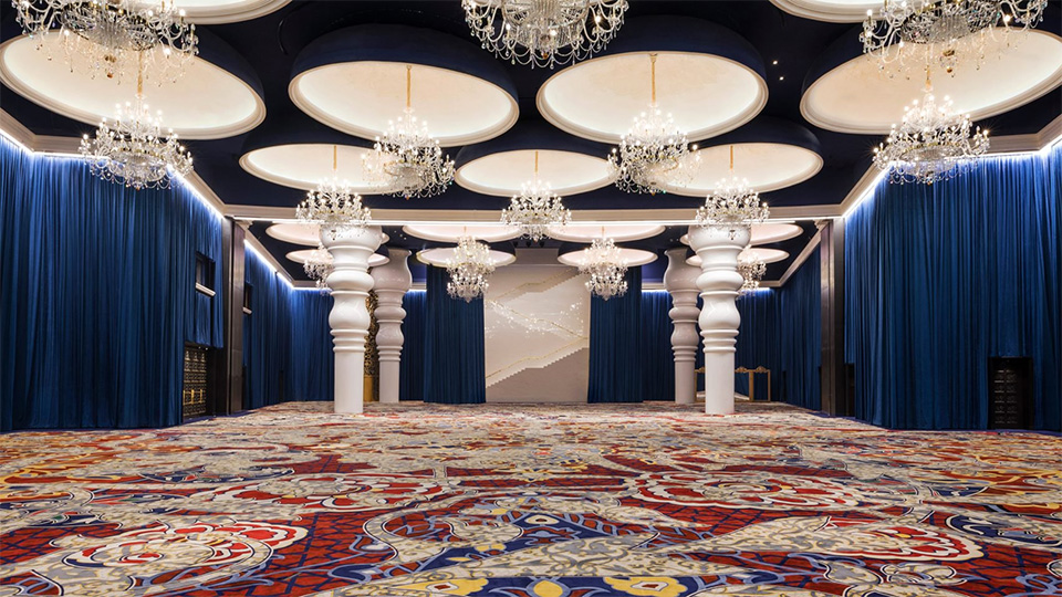 Полет фантазии: эксцентричный отель по проекту Марселя Вандерса в Катаре